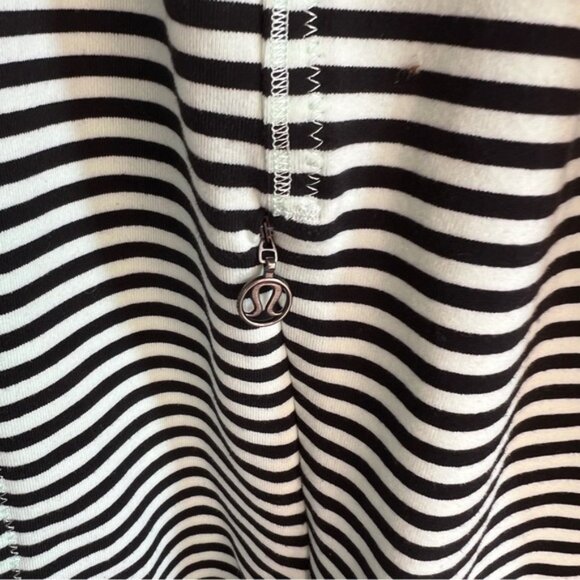 Lululemon Daily Yoga Jacket Classic Stripe Mint Moment Black / Black  EUC 10 - Picture 8 of 16